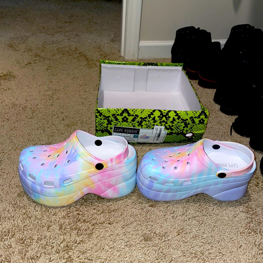 Cape Robbin Platform Crocs NWT